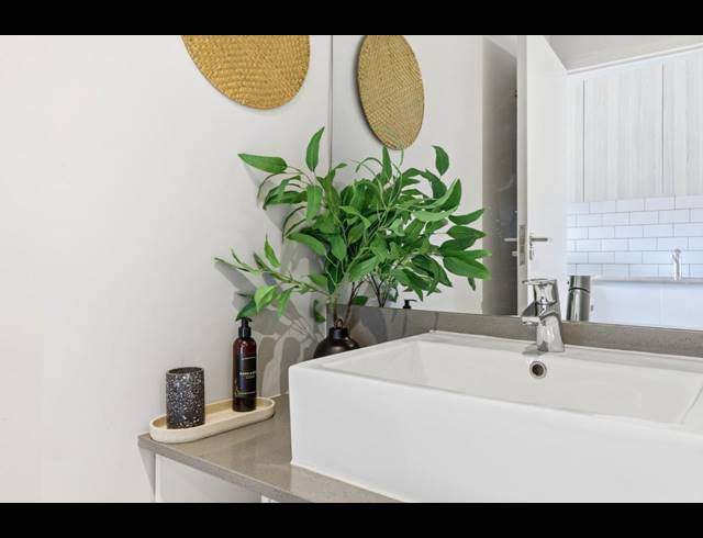 1 BEDROOM APARTMENT FOR SALE IN CAPE TOWN CITY CENTRE